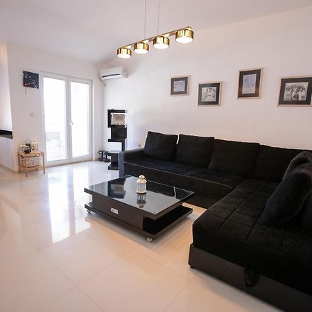 Lake View Double Balcony City Center Apartment In โอครีด ภายนอก รูปภาพ